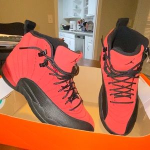 Gifted to me by an ex. Not my style, I prefer heels. Never worn.